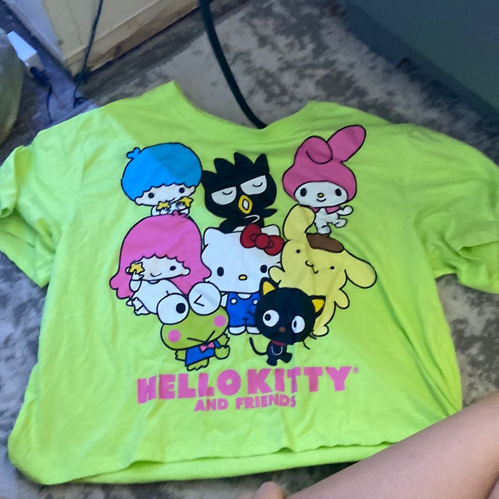 hello kitty cropped tee